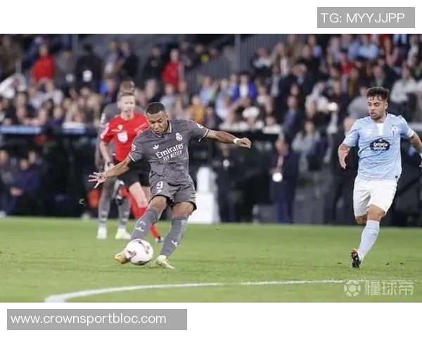 皇马反击机会错失姆巴佩禁区前射门偏离目标成高射炮 皇马反击机会错失姆巴佩禁区前射门偏离目标成高射炮