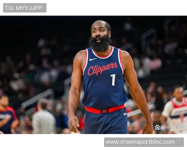 哈登首节表现抢眼轻松拿下11分3篮板2助攻正负值高达14