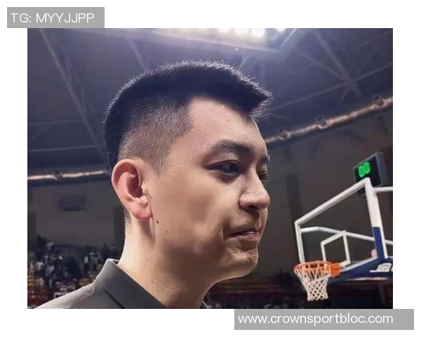 杨鸣强调球队拼搏精神球迷不求每年夺冠但期待每场全力以赴 杨鸣强调球队拼搏精神球迷不求每年夺冠但期待每场全力以赴