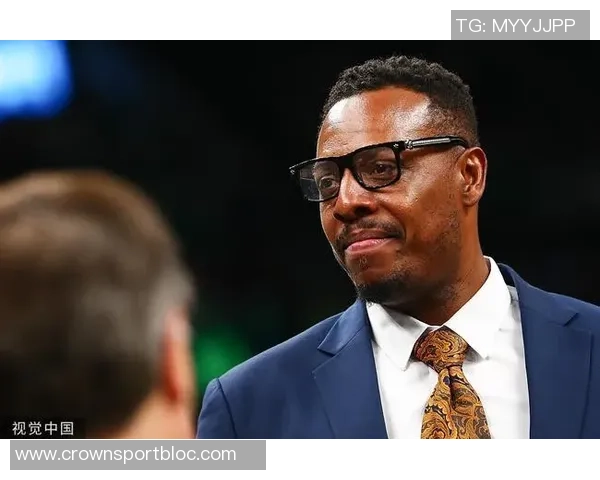 撒钱与女孩之间的微妙关系皮尔斯的幽默回应引发热议